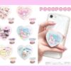 スマホグリップ　POCOPOCO ホログラム ハローキティ・マイメロディ・クロミ・リトルツインスターズ（キキララ）・シナモロール（シナモン）・ポムポムプリン・ポチャッコ
